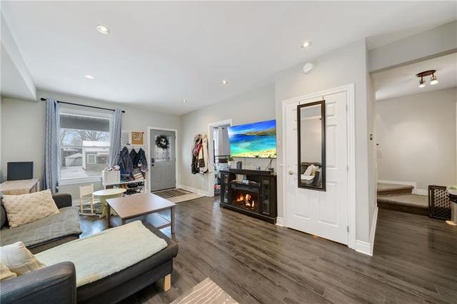 47 East 33rd Street, House detached with 3 bedrooms, 1 bathrooms and 1 parking in Hamilton ON | Image 8