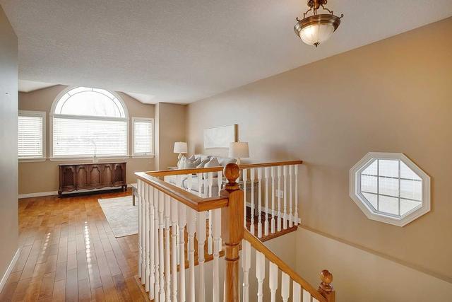 660 Spinnaker Cres, House detached with 3 bedrooms, 3 bathrooms and 4 parking in Waterloo ON | Image 7