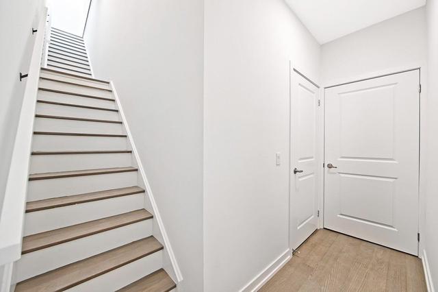 231 - 3070 Sixth Line, Townhouse with 3 bedrooms, 3 bathrooms and 1 parking in Oakville ON | Image 3