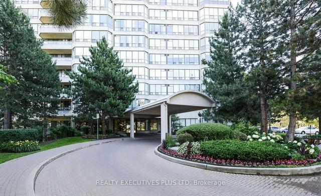 1110 - 24 Hanover Rd, Condo with 3 bedrooms, 2 bathrooms and 2 parking in Brampton ON | Image 1