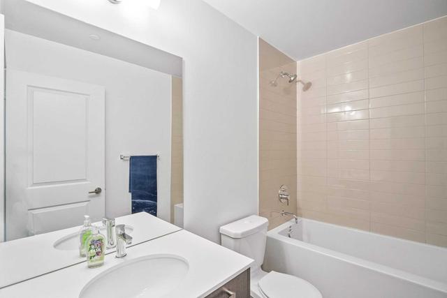 309 - 11 Lillian St, Condo with 2 bedrooms, 2 bathrooms and 1 parking in Toronto ON | Image 11