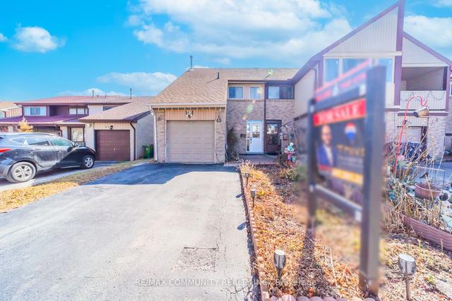 43 Buckhurst Cres, House attached with 3 bedrooms, 2 bathrooms and 3 parking in Toronto ON | Image 23