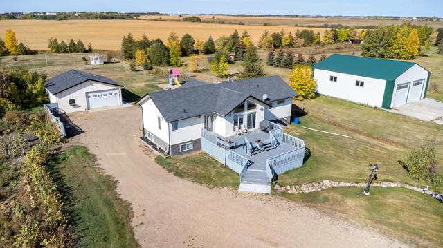 5301 50 Street, House detached with 5 bedrooms, 3 bathrooms and 3 parking in Vermilion River County AB | Image 5