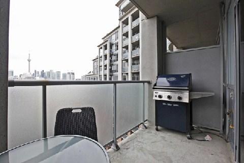 927 - 1 Shaw St, Condo with 2 bedrooms, 2 bathrooms and 1 parking in Toronto ON | Image 11