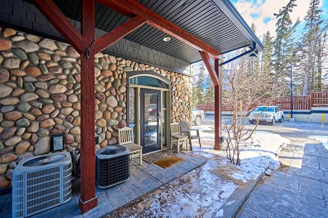 125 - 140 Kananaskis Way, Home with 2 bedrooms, 2 bathrooms and 1 parking in Canmore AB | Image 4