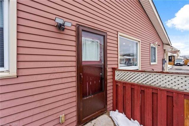 20 Dundee Dr, House semidetached with 3 bedrooms, 2 bathrooms and 3 parking in St. Catharines ON | Image 24
