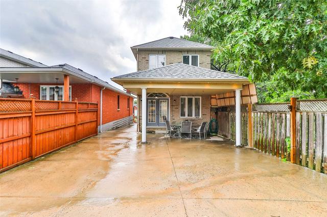 425 Blackthorn Ave, House detached with 3 bedrooms, 4 bathrooms and 4 parking in Toronto ON | Image 28