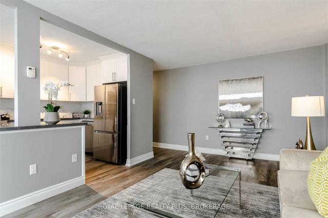 1903 - 530 Lolita Gdns, Condo with 3 bedrooms, 1 bathrooms and 2 parking in Mississauga ON | Image 27