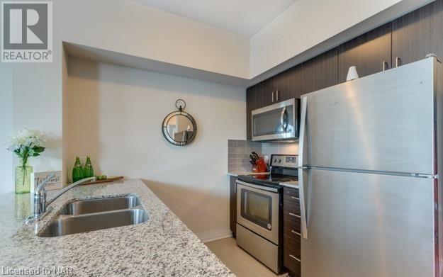 207 - 10 Concord Place, Condo with 1 bedrooms, 1 bathrooms and 1 parking in Grimsby ON | Image 4