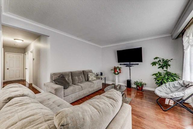 1016 Pharmacy Ave, House detached with 3 bedrooms, 2 bathrooms and 4 parking in Toronto ON | Image 23