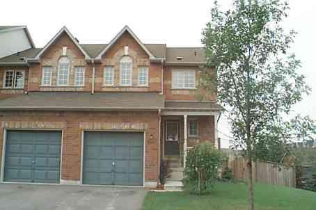 10 Murphy Lane, Townhouse with 3 bedrooms, 4 bathrooms and 1 parking in Ajax ON | Image 1