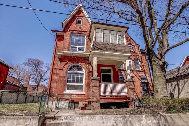 252 Annette St, House detached with 4 bedrooms, 2 bathrooms and 3 parking in Toronto ON | Image 33