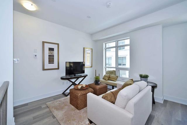 2 - 52 Holmes Ave, Townhouse with 2 bedrooms, 2 bathrooms and 2 parking in Toronto ON | Image 20