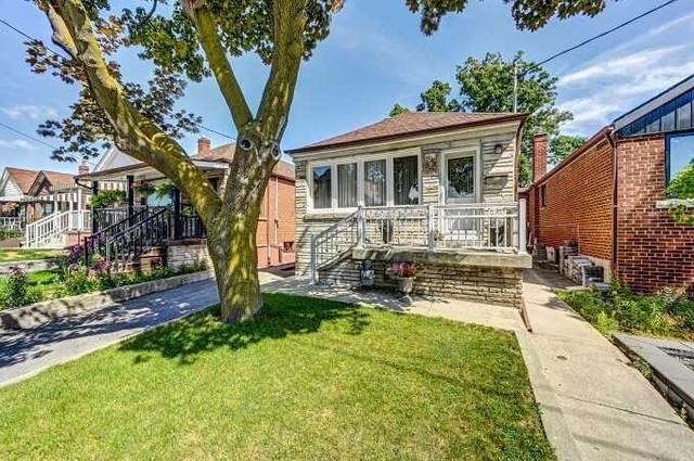 613 Caledonia Rd, House detached with 2 bedrooms, 2 bathrooms and 3 parking in Toronto ON | Image 12