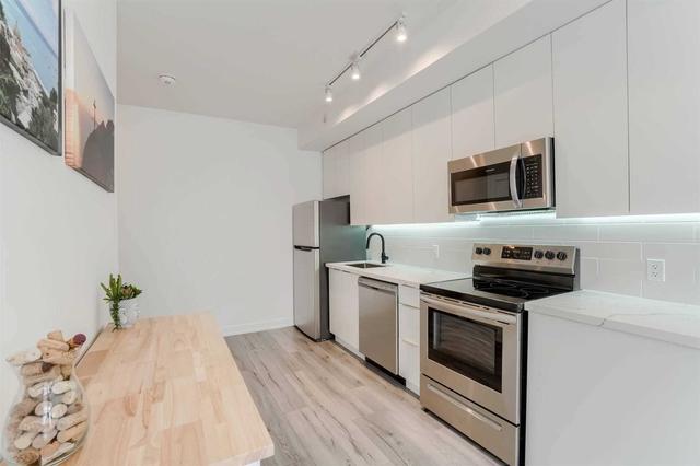 341 - 3062 Sixth Line, Townhouse with 2 bedrooms, 2 bathrooms and 1 parking in Oakville ON | Image 3