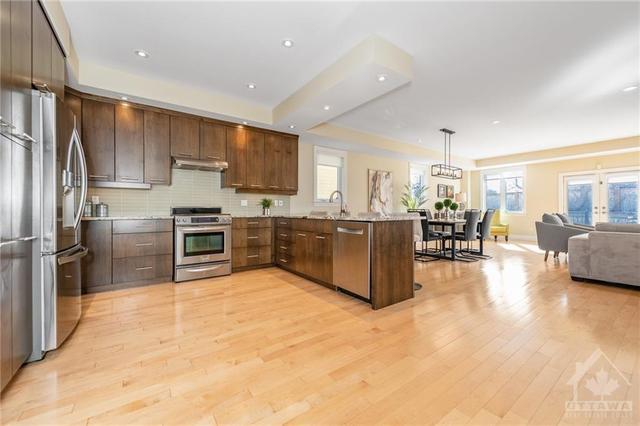 288 Lanark Avenue, House detached with 3 bedrooms, 3 bathrooms and 3 parking in Ottawa ON | Image 5