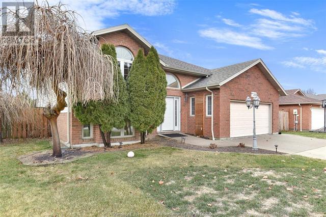 290 Jolly, House detached with 4 bedrooms, 2 bathrooms and null parking in LaSalle ON | Card Image