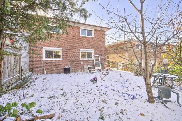 34 Fallingdale Cres, House semidetached with 4 bedrooms, 3 bathrooms and 2 parking in Toronto ON | Image 25