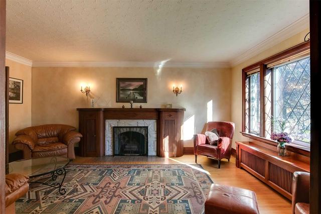 6 Old Mill Terr, House detached with 4 bedrooms, 3 bathrooms and 7 parking in Toronto ON | Image 21