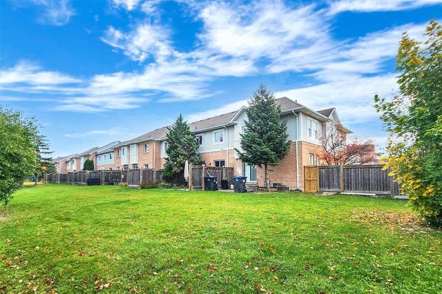 4 Wickstead Crt, Townhouse with 3 bedrooms, 2 bathrooms and 2 parking in Brampton ON | Image 31