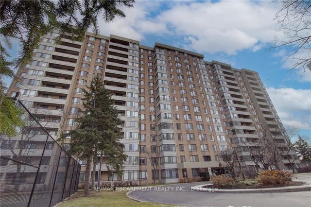 908 - 5 Lisa St, Condo with 3 bedrooms, 2 bathrooms and 2 parking in Brampton ON | Image 12