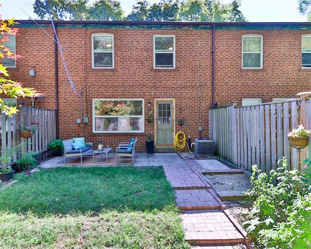 68 Sandcliff Rd, House attached with 3 bedrooms, 2 bathrooms and 1 parking in Toronto ON | Image 14