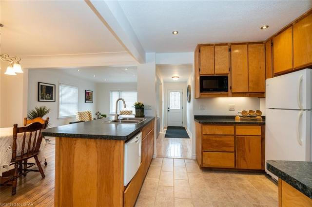 2642 Dundas Street, House detached with 3 bedrooms, 2 bathrooms and 17 parking in London ON | Image 18
