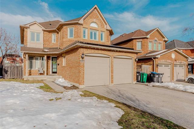 6911 Gracefield Dr, House detached with 4 bedrooms, 4 bathrooms and 4 parking in Mississauga ON | Image 12
