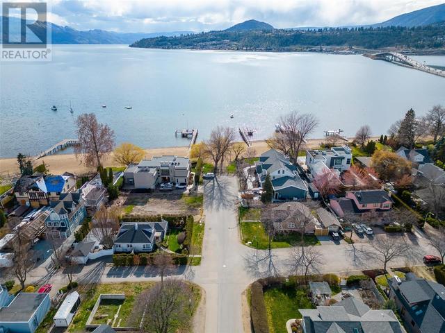1907 Abbott Street, House detached with 5 bedrooms, 4 bathrooms and 6 parking in Kelowna BC | Image 40