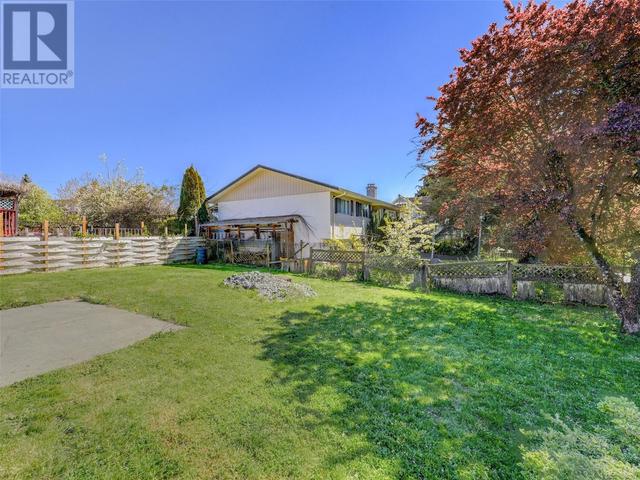7261 Peden Lane, House detached with 2 bedrooms, 1 bathrooms and 2 parking in Central Saanich BC | Image 19
