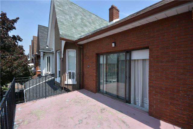 23 Clinton St, House semidetached with 4 bedrooms, 4 bathrooms and 2 parking in Toronto ON | Image 11