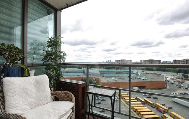 1401 - 88 Promenade Circ, Condo with 2 bedrooms, 2 bathrooms and 1 parking in Vaughan ON | Image 10