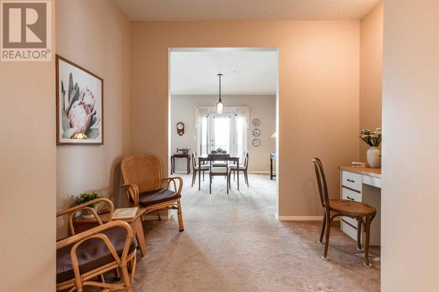 323, - 278 Park Meadows Drive Se, Condo with 2 bedrooms, 2 bathrooms and 2 parking in Medicine Hat AB | Image 4