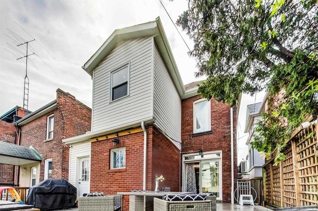 133 Mavety St, House detached with 6 bedrooms, 3 bathrooms and 1 parking in Toronto ON | Image 31