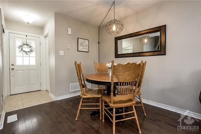 1803 Maple Grove Road, Townhouse with 3 bedrooms, 2 bathrooms and 3 parking in Ottawa ON | Image 3