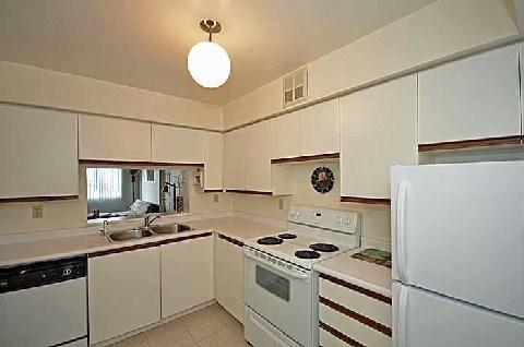 1206 - 4 Park Vista Dr, Condo with 2 bedrooms, 2 bathrooms and 1 parking in Toronto ON | Image 8