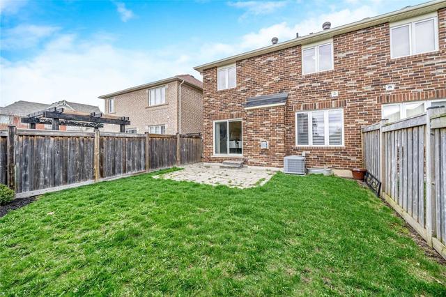 173 Willet Terr, House semidetached with 3 bedrooms, 4 bathrooms and 2 parking in Milton ON | Image 14