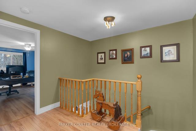 11 Quail Cres, Townhouse with 3 bedrooms, 2 bathrooms and 1 parking in Barrie ON | Image 17