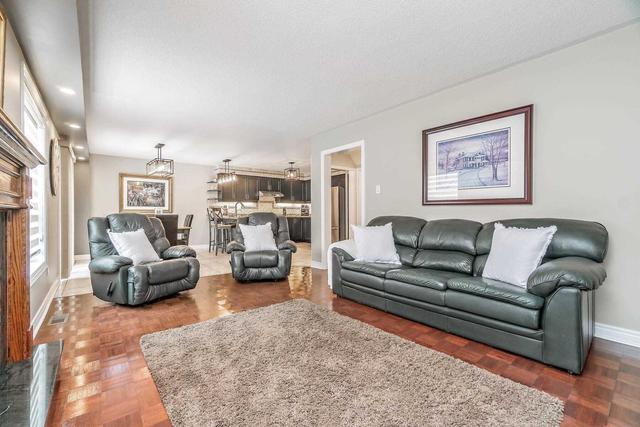 35 River Rock Cres, House detached with 4 bedrooms, 5 bathrooms and 4 parking in Brampton ON | Image 8