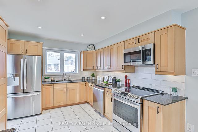 31 Greenwin Village Rd, House detached with 4 bedrooms, 2 bathrooms and 3 parking in Toronto ON | Image 35
