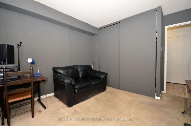1407 - 25 Kensington Rd, Condo with 3 bedrooms, 2 bathrooms and 1 parking in Brampton ON | Image 5