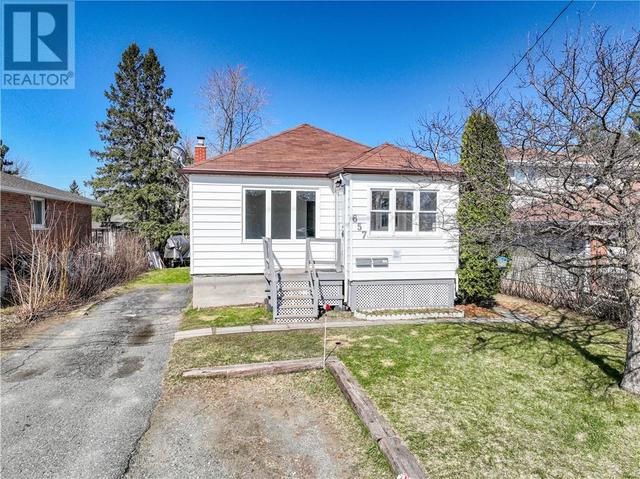 657 Churchill Avenue, House detached with 4 bedrooms, 2 bathrooms and null parking in Greater Sudbury ON | Image 2