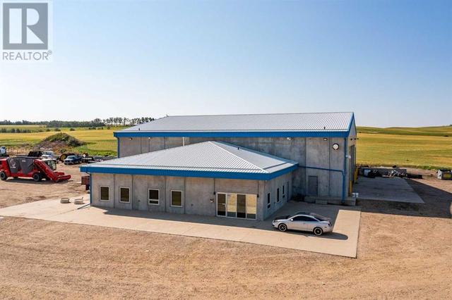 40407 Range Road 254, Home with 2 bedrooms, 2 bathrooms and null parking in Lacombe County AB | Image 4