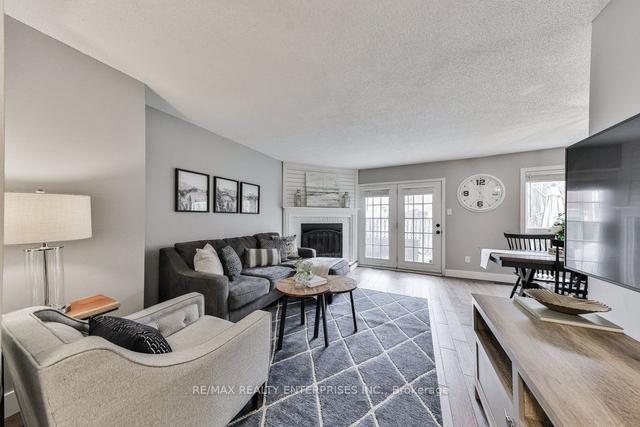 8 - 2006 Glenada Cres, Townhouse with 3 bedrooms, 3 bathrooms and 2 parking in Oakville ON | Image 7