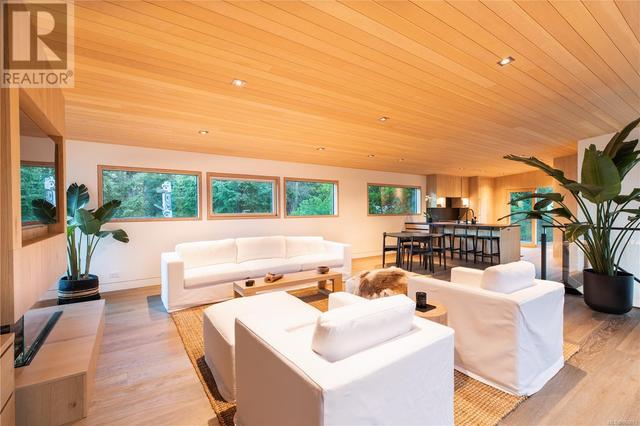 1305 Lynn Rd, House detached with 7 bedrooms, 9 bathrooms and 3 parking in Tofino BC | Image 21