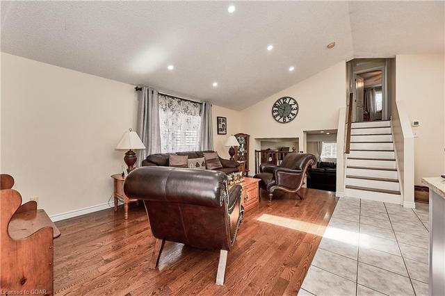 131 Ptarmigan Drive, House detached with 3 bedrooms, 2 bathrooms and 5 parking in Guelph ON | Image 47