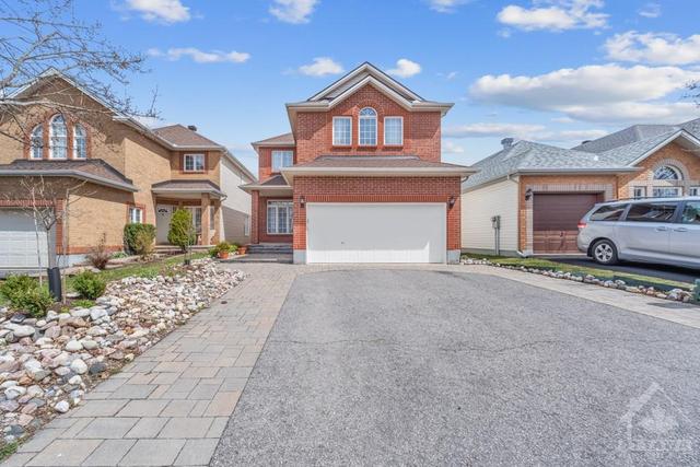 18 Craighall Circle, House detached with 4 bedrooms, 3 bathrooms and 4 parking in Ottawa ON | Image 1