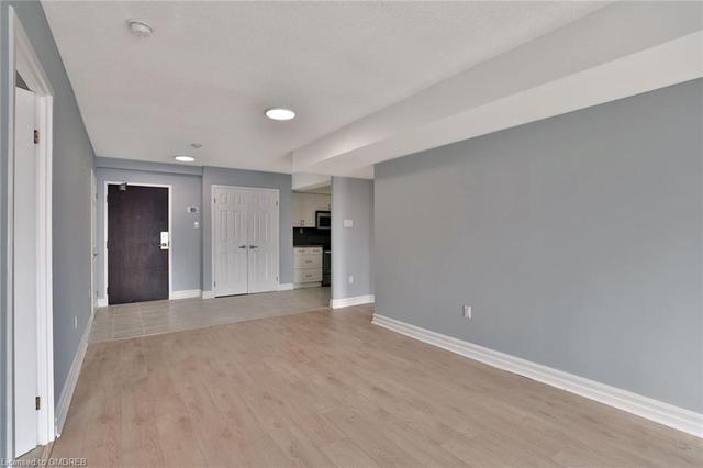306 - 221 Robinson St, Condo with 2 bedrooms, 2 bathrooms and null parking in Oakville ON | Image 2