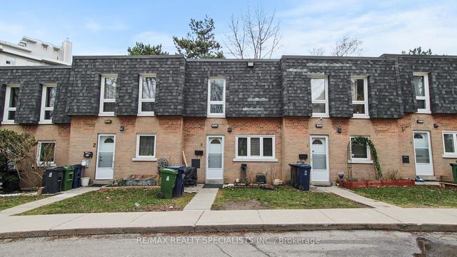 3 - 19 Derrydown Rd, Townhouse with 2 bedrooms, 3 bathrooms and 1 parking in Toronto ON | Image 1