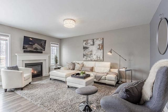 307 Yates Dr, House semidetached with 3 bedrooms, 4 bathrooms and 3 parking in Milton ON | Image 3